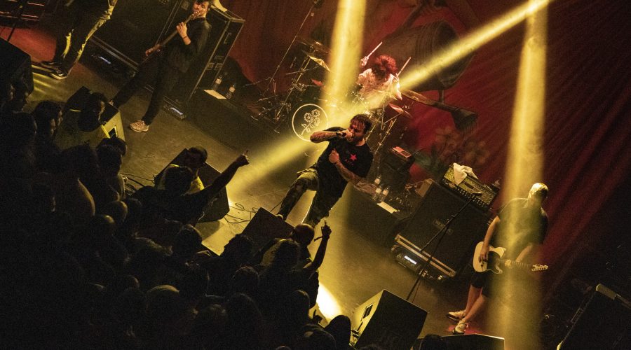 Planting Flowers For The Future: Stick To Your Guns live at LAV, in Lisbon